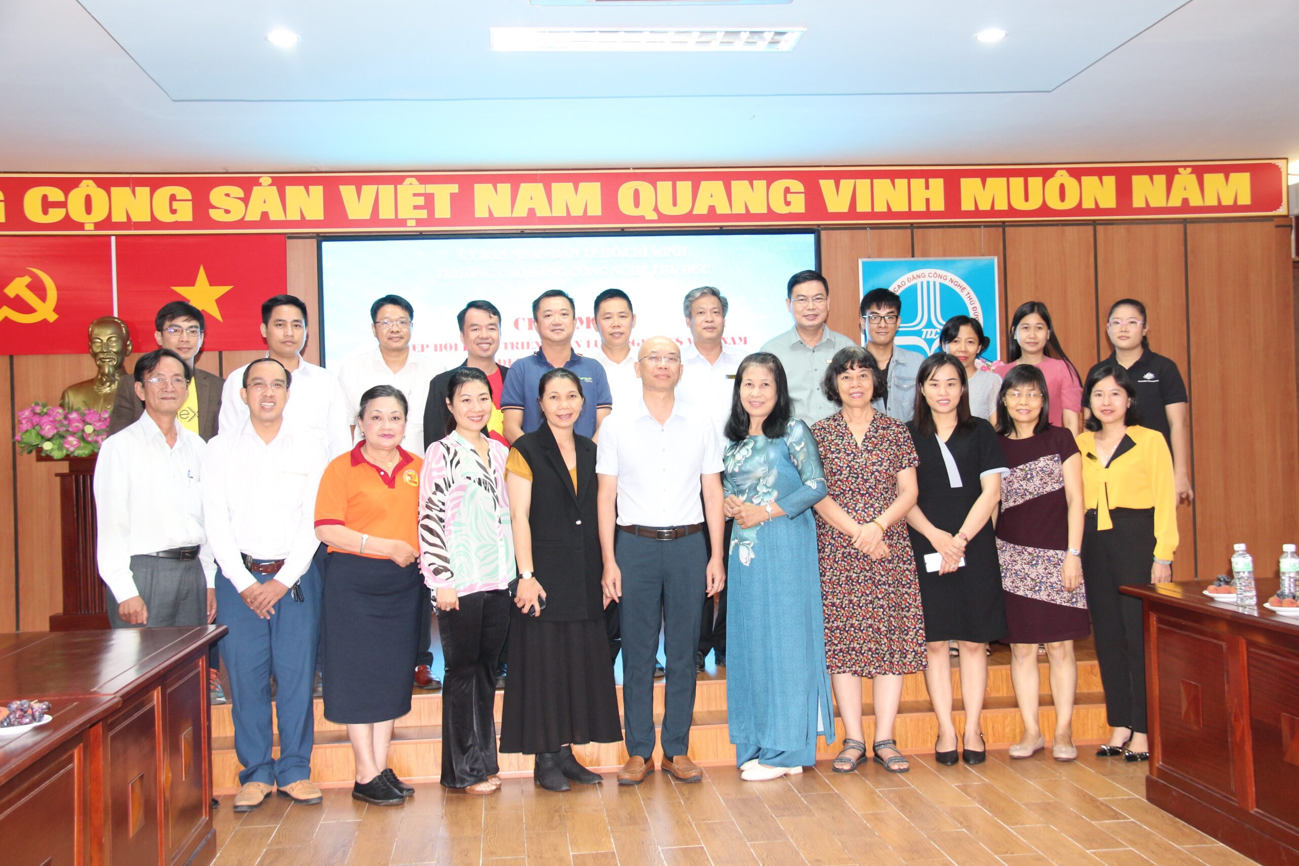 Hiệp hội phát triển nhân lực Logistics Việt Nam làm việc với trường cao đẳng công nghệ thủ đức