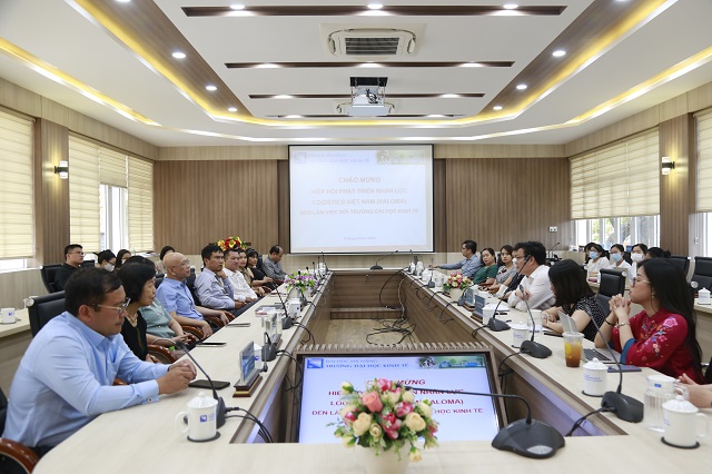 VALOMA làm việc với Trường Đại học Kinh tế, ĐH Đà Nẵng về đào tạo nhân lực Logistics