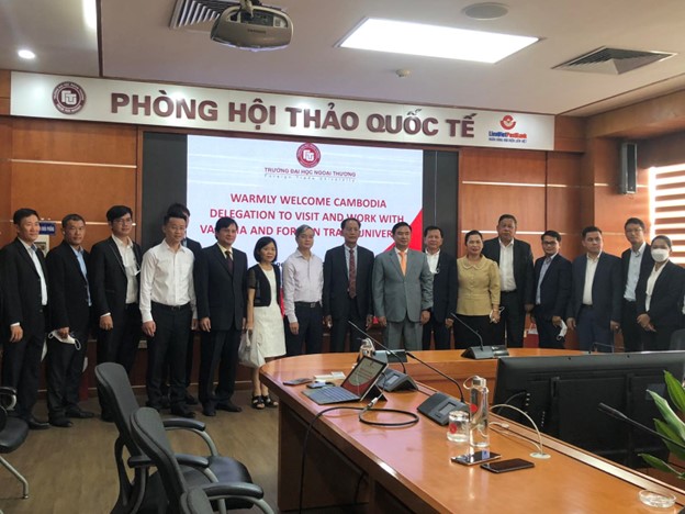 VALOMA cùng Trường Đại học Ngoại Thương đón tiếp và làm việc với đoàn công tác của Campuchia về Logistics