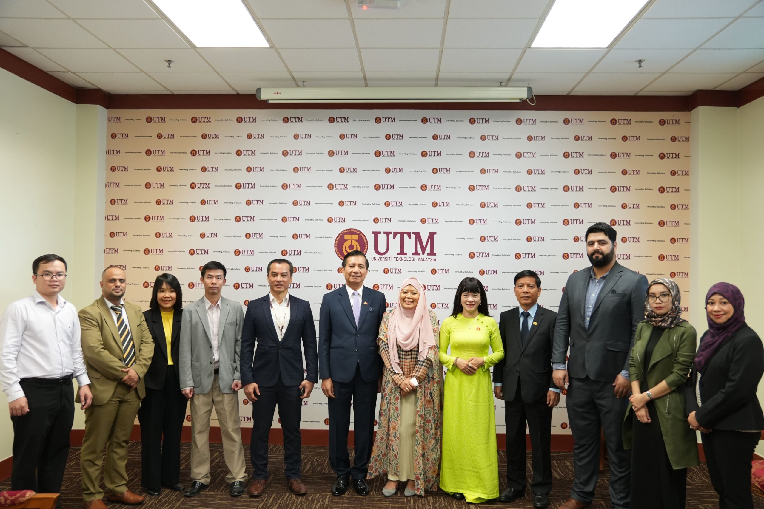 Hội thảo quốc tế giữa VALOMA – UTM Kuala Lumpur: Khi AI mở đường cho chiến lược và Logistics thông minh giữa Việt Nam – Malaysia