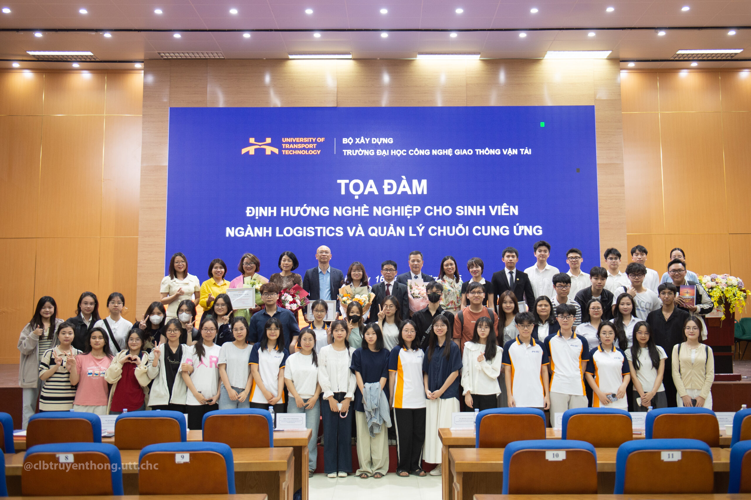 VALOMA đồng hành cùng Trường Đại học Công nghệ GTVT tổ chức tọa đàm “Định hướng nghề nghiệp cho sinh viên ngành Logistics và Quản lý chuỗi cung ứng”