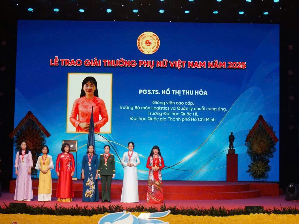 Vinh danh PGS.TS. Hồ Thị Thu Hòa – Phó Chủ tịch Hiệp hội phát triển nhân lực Logistics Việt Nam (VALOMA)